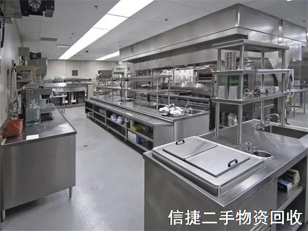 高价回收厨房设备，饭店桌椅，蛋糕房，咖啡厅，空调